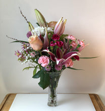 Load image into Gallery viewer, Customized Bouquet
